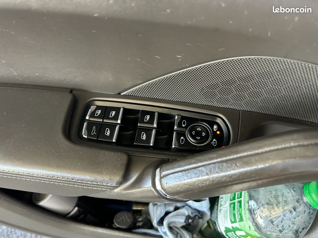 PORSCHE Cayenne 3.0 D 262ch Platinum Edition - 2016 - Toit ouvrant - Boîte auto (image 29)