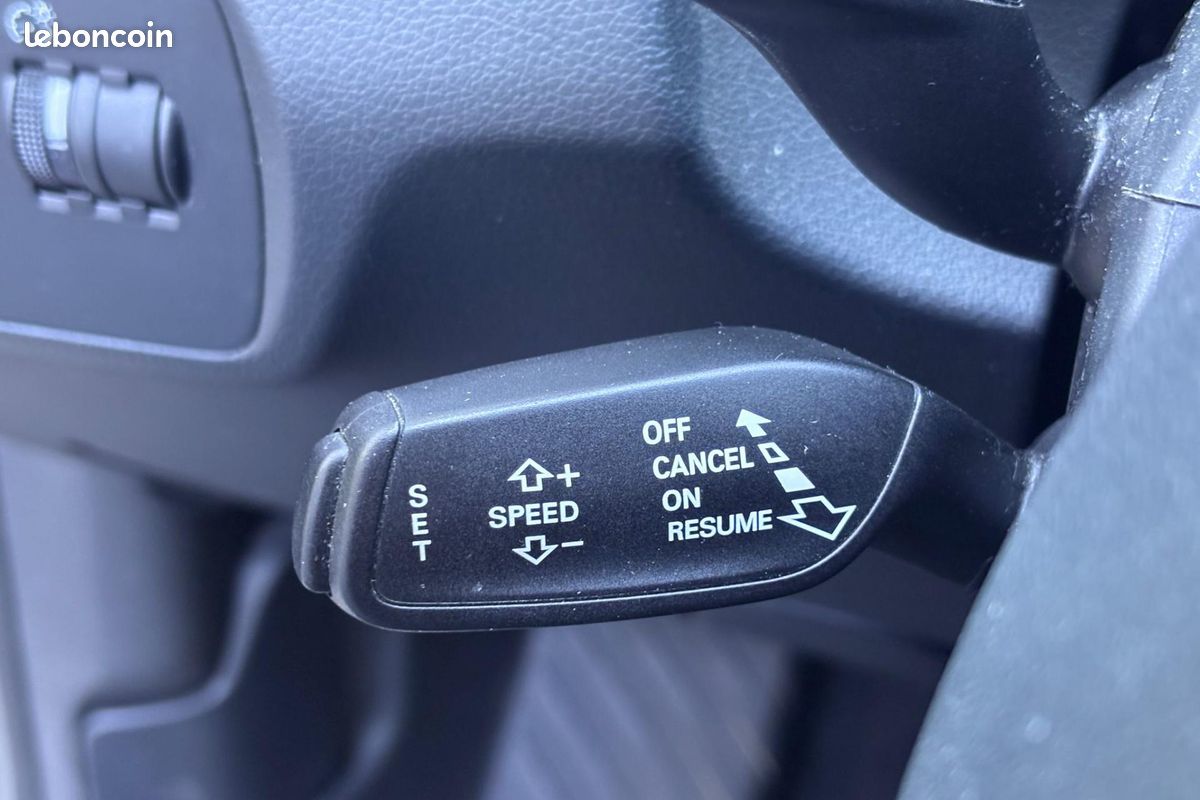 AUDI Q3 2.0 TDI DPF - 140 Ambiente - DISTRIBUTION OK - EMBRAYAGE OK (image 19)