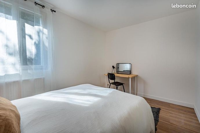 Chambre 1 pièce 33 m²