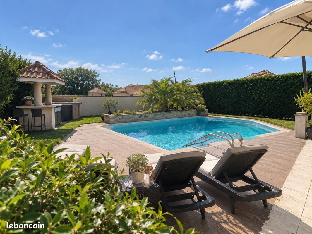 Maison 4 pièces 142 m² · à Siros · 142 m² · 328 000 €