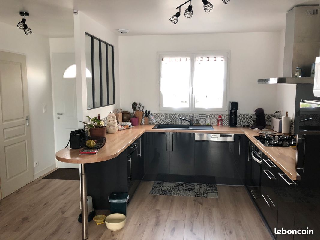 Proche Tonnay Charente 2 à 5 ch en cours - Tonnay-Charente 17430 (image principale 0)