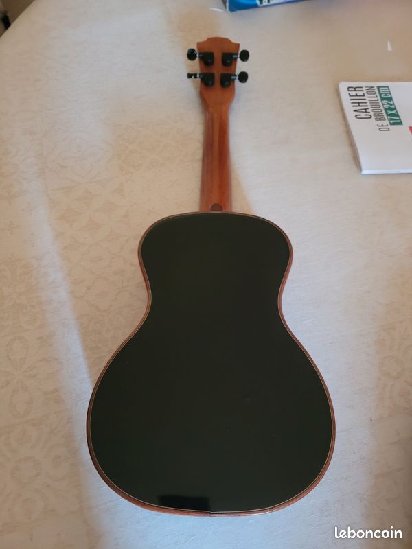 Ukulele concerto Lag U100C - BLK (image 4)