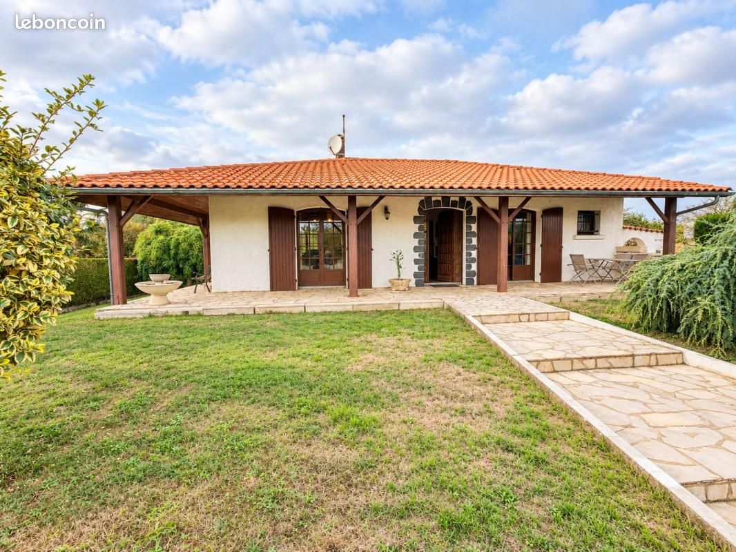Maison 5 pièces 121 m² · à Semussac · 121 m² · 294 000 €