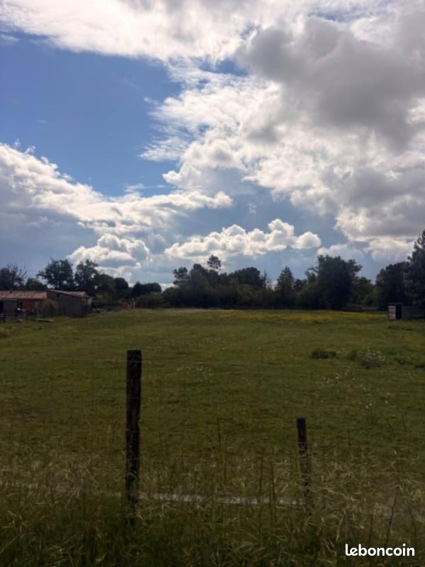 Terrain 4 300 m² Chamadelle · 39 000 €