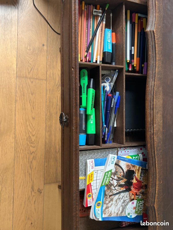 Bureau vintage en bois (image 2)