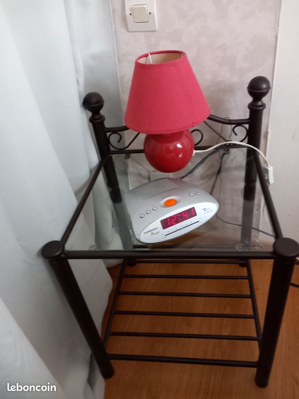 Table de chevet (image 1)