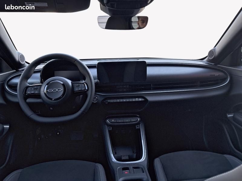 Fiat 600 1.2 Hybrid Turbo 145ch Sport eDCT6 (image 8)