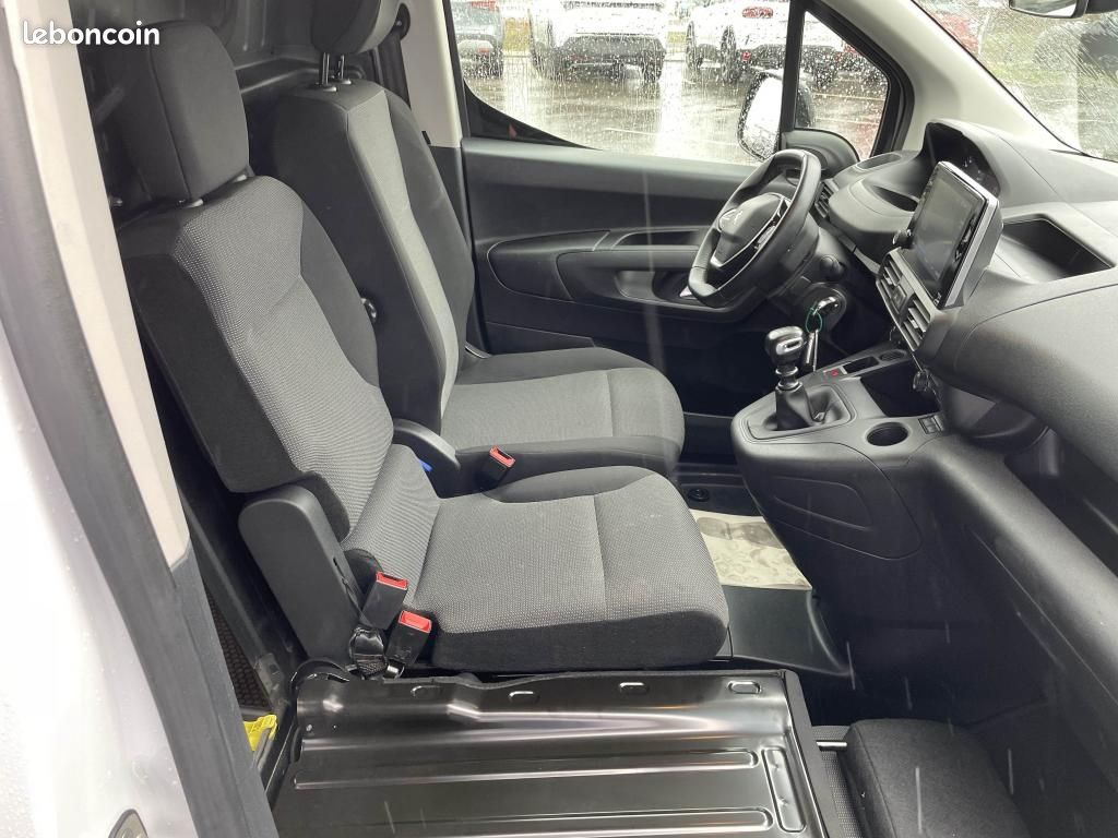 PEUGEOT PARTNER long 950KG 1.5 BlueHDi S&S - 100 3pl III FOURGON Pack Asphalt Connect XL (image 10)