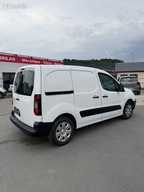 Citroën Berlingo 1.6hdi 90 3 places excellent etat (image 7)