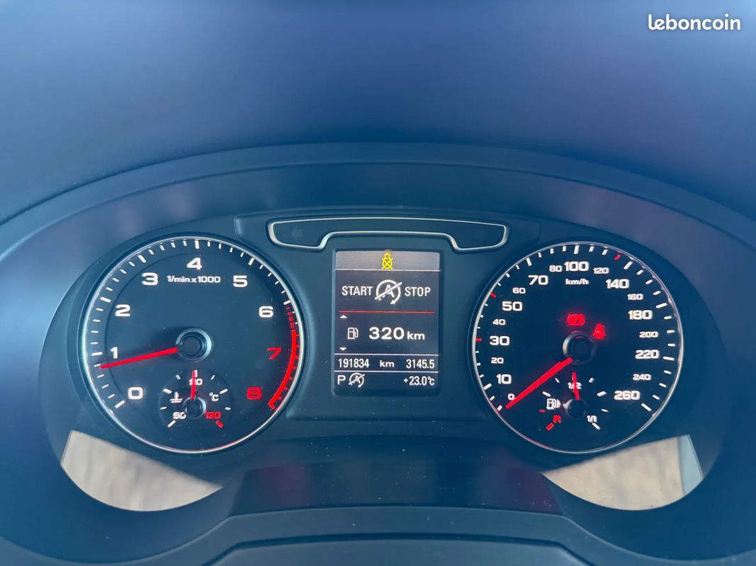 AUDI Q3 2.0 211ch Ambiente - Suivi Complet - Intérieur Cuir - Sièges Chauffants - Attelage (image 9)