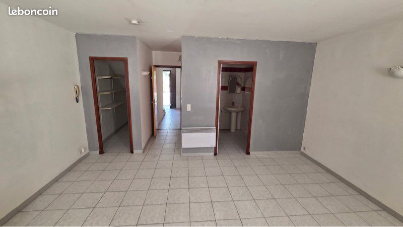 Appartement 1 pièce 31 m² · à Saint-Maximin-la-Sainte-Baume · 31 m² · 410 €/mois