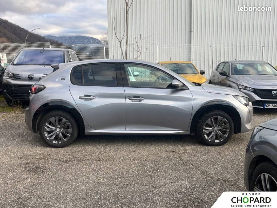 PEUGEOT 208 Electrique 50 kWh 136ch Allure (image 8)