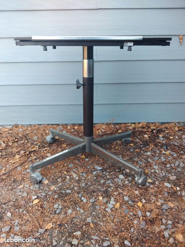 Vend table pour télévision année 70 (image 3)
