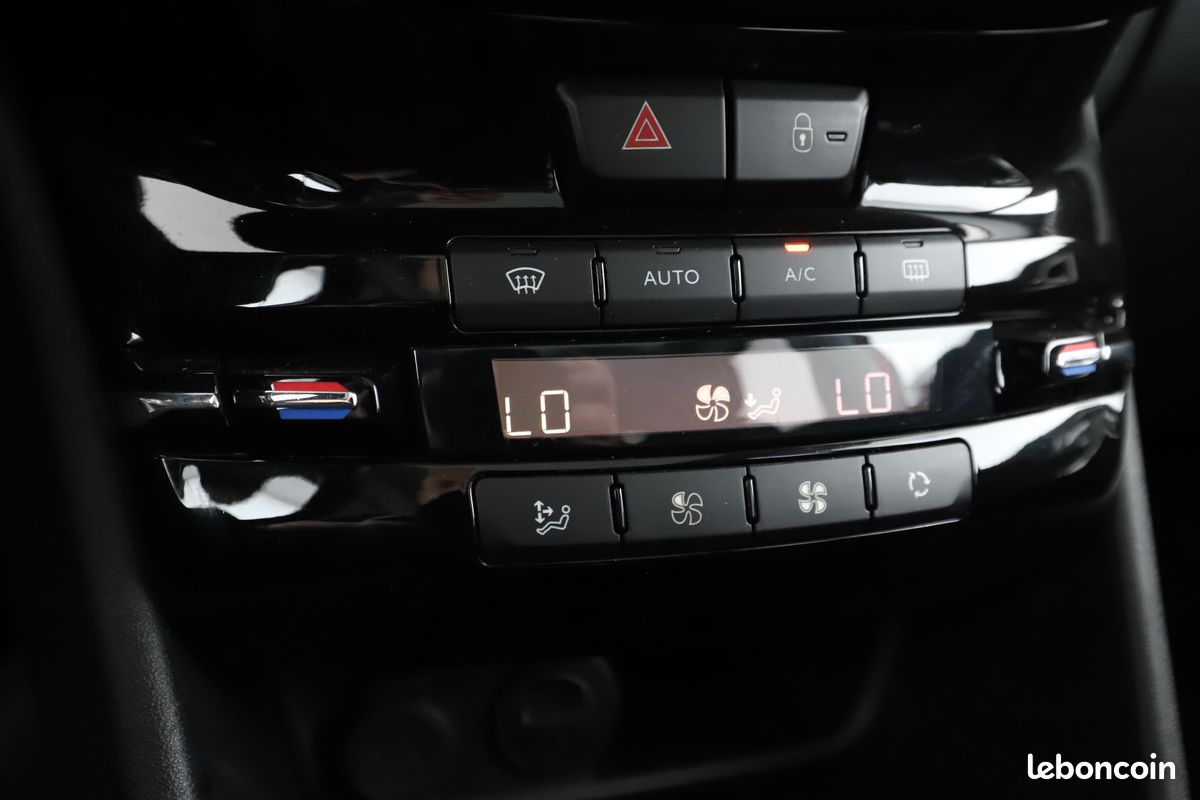 Peugeot 2008 1.2 PureTech Allure EAT6 110 ch (image 21)