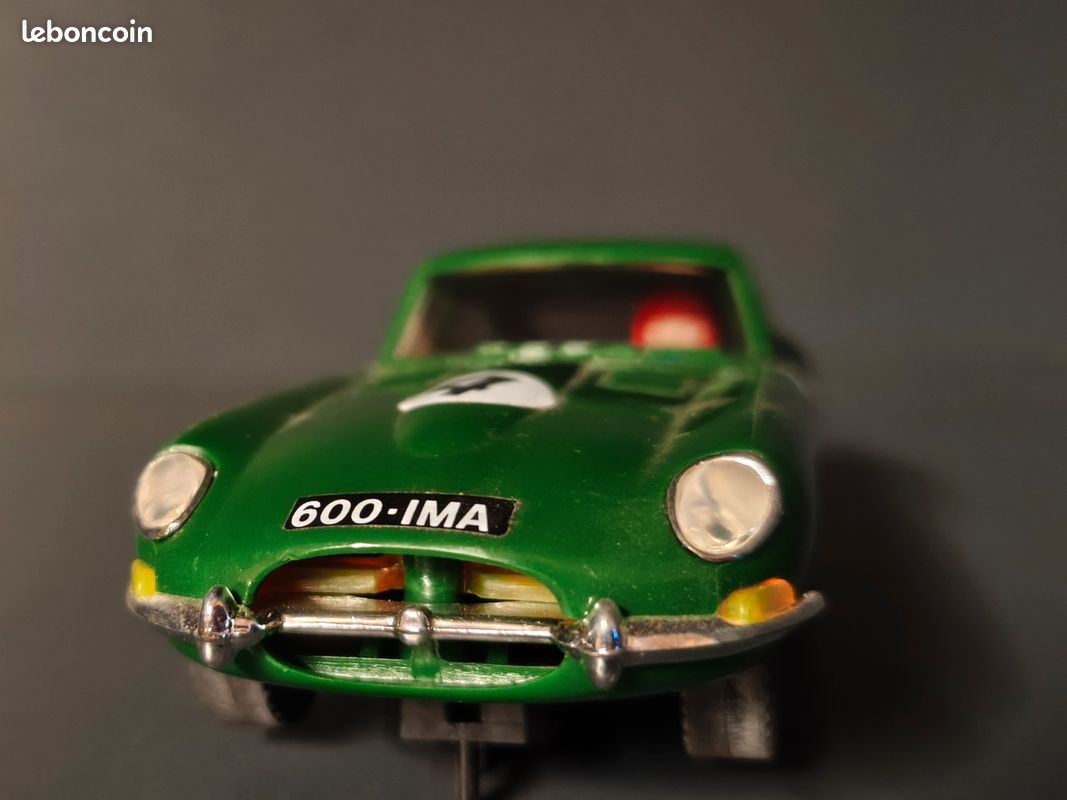 A Scalextric collection, including a No.E1, Lister Jaguar