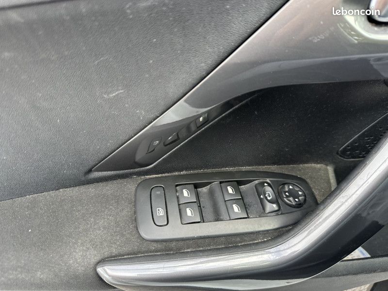 Peugeot 2008 1.2 PURETECH 110CH ACTIVE (image 6)