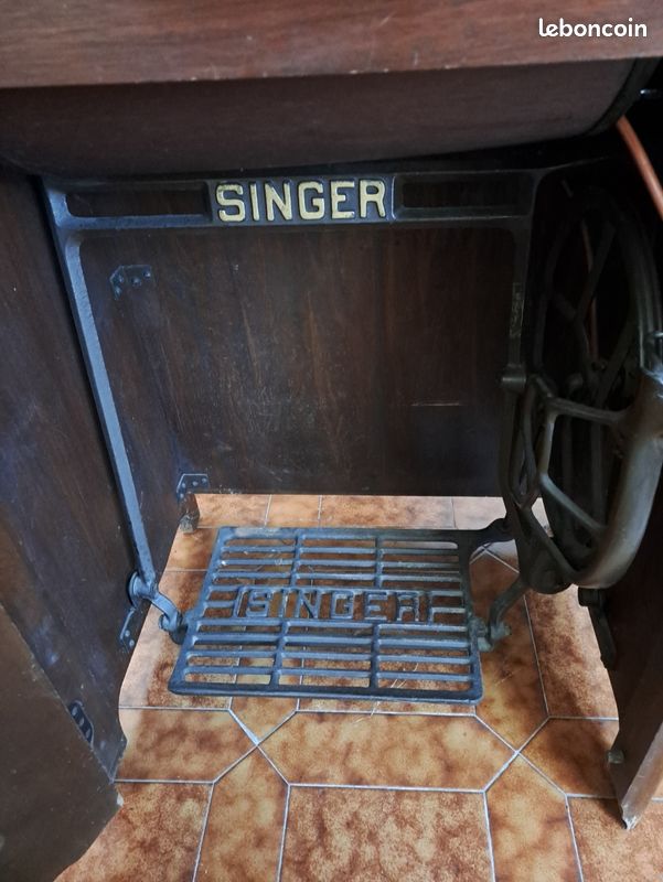 Machine à coudre ancienne SINGER, meuble (image 16)