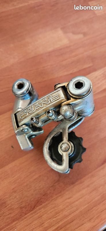 Derailleur arriere Shimano Crane Équipements vélos