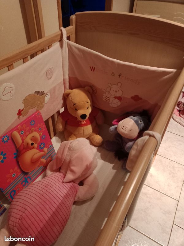 Contour de lit, toiles, peluches Winnie l'Ourson (image 1)