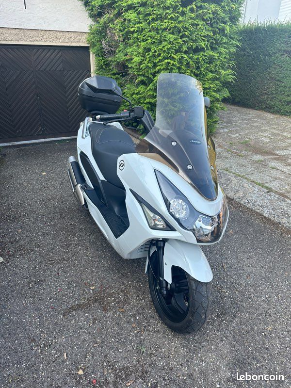 Scooter DAELIM S3 Touring 125 (image 1)