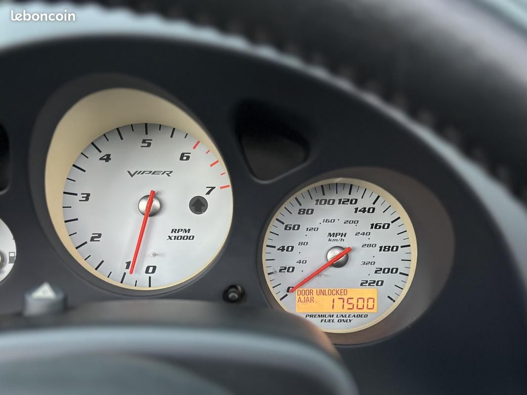 Dodge Viper SRT10 V10 8.4 505 CH BVM6 ZB1 / FAIBLE KILOMETRAGE ORIGINE EUROPE (image 13)
