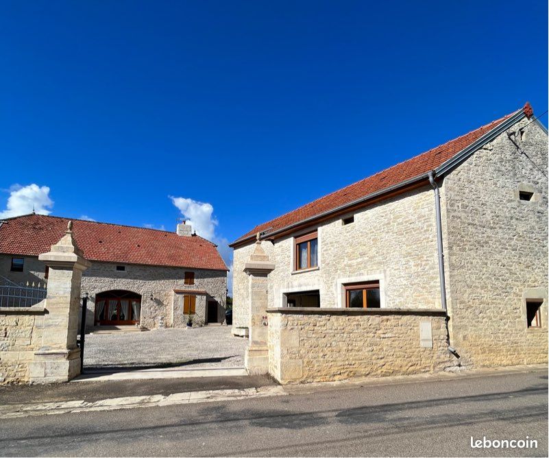 Maison 7 pièces 260 m²