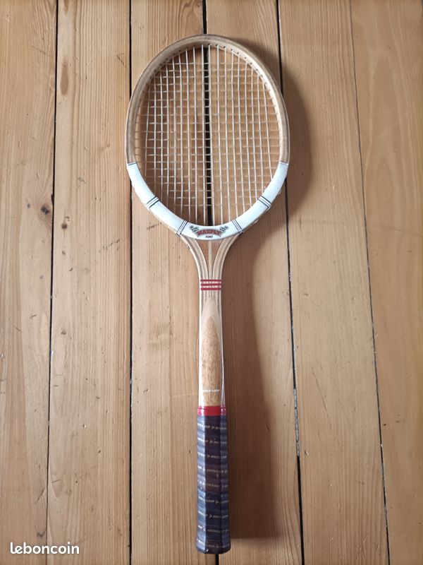 Musée Olympique-Raquette de tennis de marque Dunlop, modèle Maxply Fort