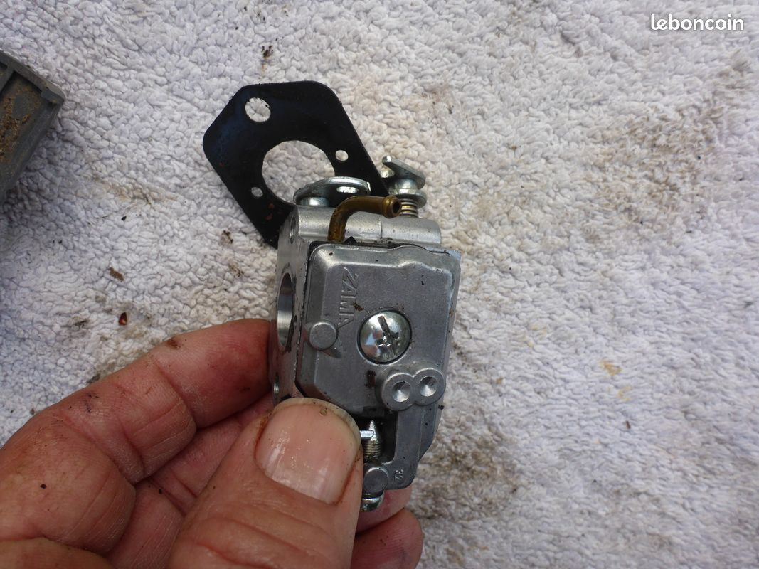 Carbu Husqvarna 323L (image 3)