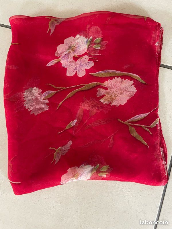 Écharpe avec petite trousse (image 2)