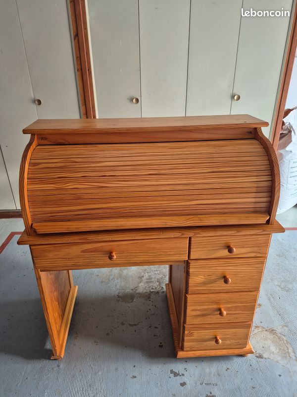 Bureau (image 1)