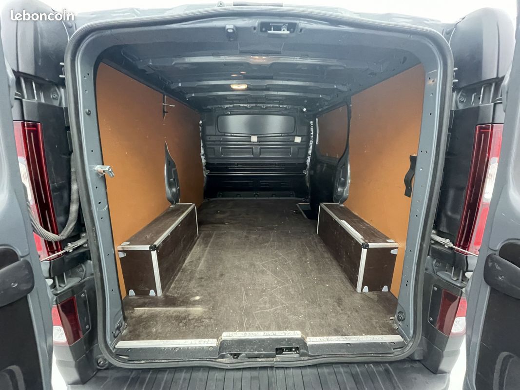 Renault trafic fgn l1h1 2800 kg blue dci 110 confort (image 17)