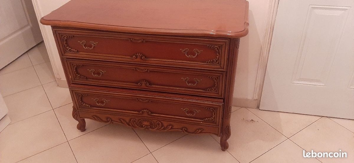 Commode (image 1)