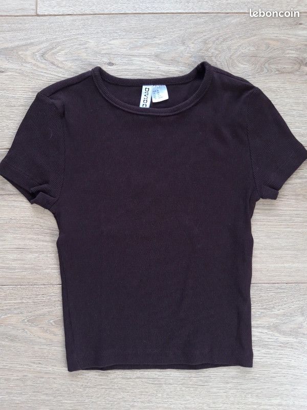 2 t-shirts XS (image 2)