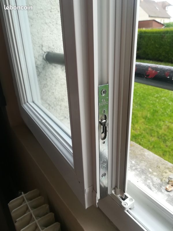 Fenêtre PVC double vitrage (image 4)
