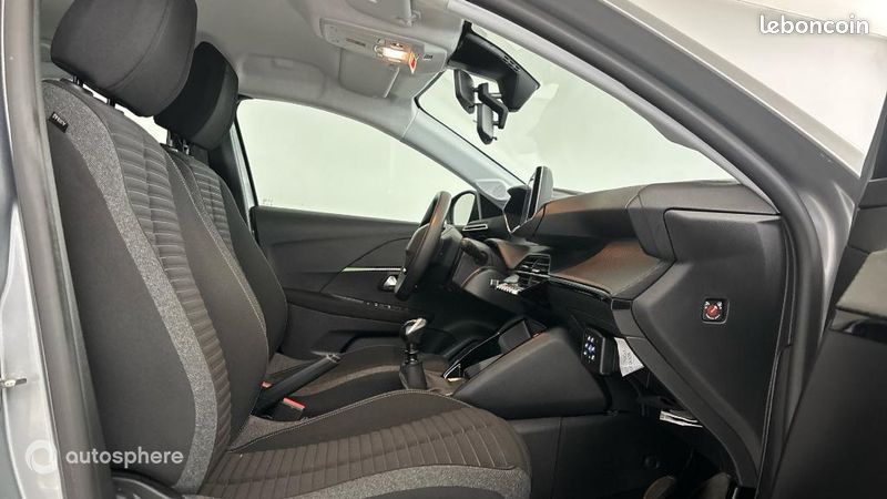 Peugeot 208 1.2 PureTech 100ch S&S Active (image 15)