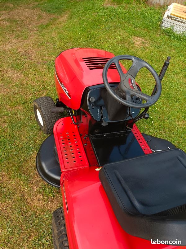 Tracteur tondeuse autoportée du groupe Husqvarna moteur Briggs et stratton (image 3)