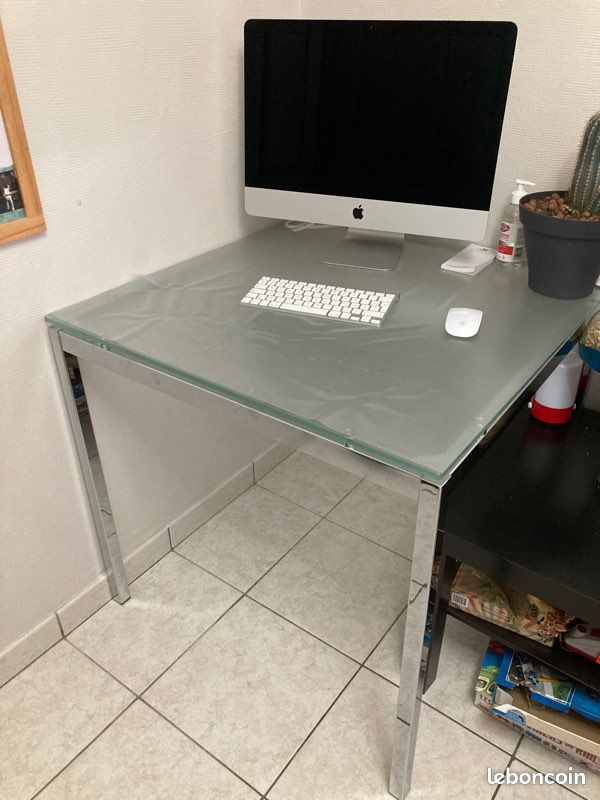 Table 80x80 cm (image 1)