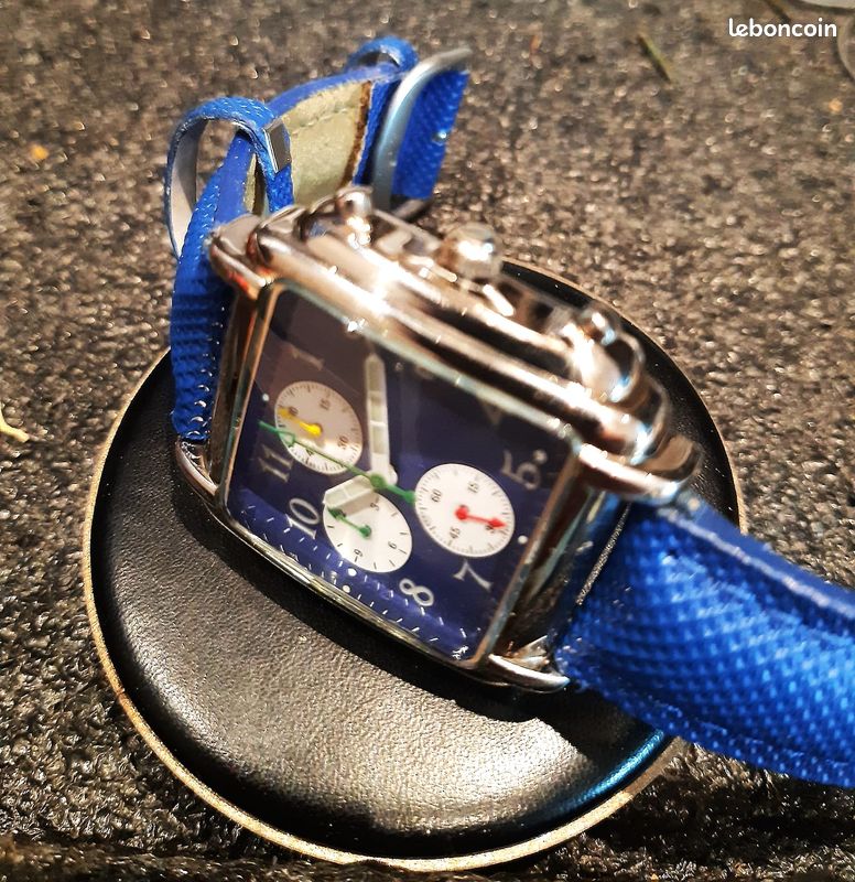 Montre homme à aiguilles bleus