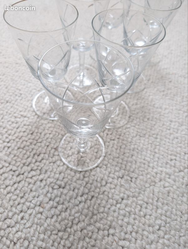 Lot de verres à pied en cristal gravé (image 6)