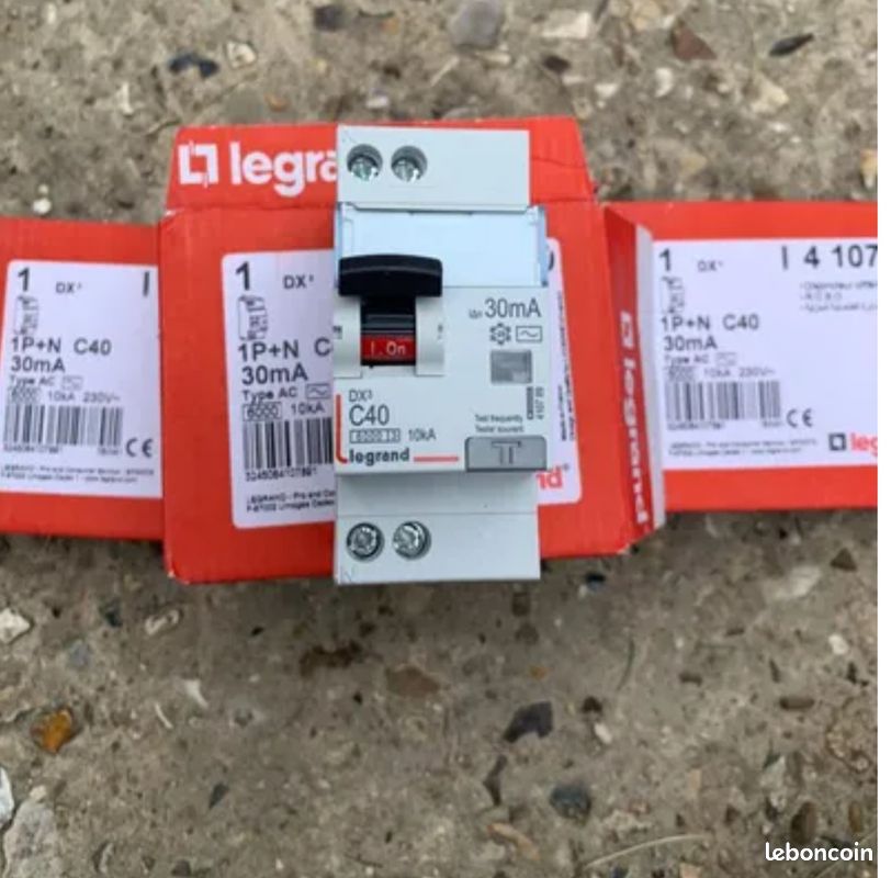 Disjoncteur 2P 40A legrand (image 1)