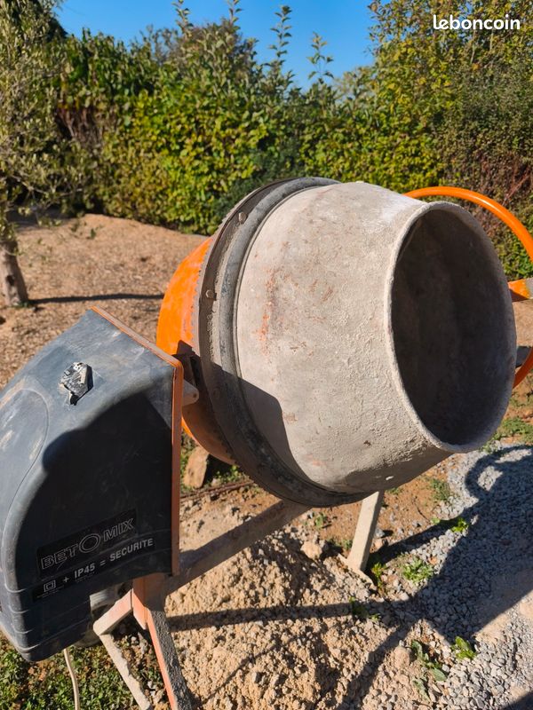 Bétonnière Altrad Betomix 134L - Moteur OK / Prb pignon-Couronne- Roulement (image 1)