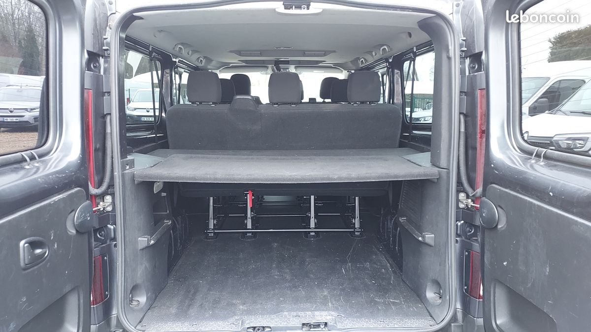 Renault TRAFIC III COMBI GRIS FONCÉ L2 2.0 BLUE DCI 150CH S&S ZEN 9 PLACES (image 6)
