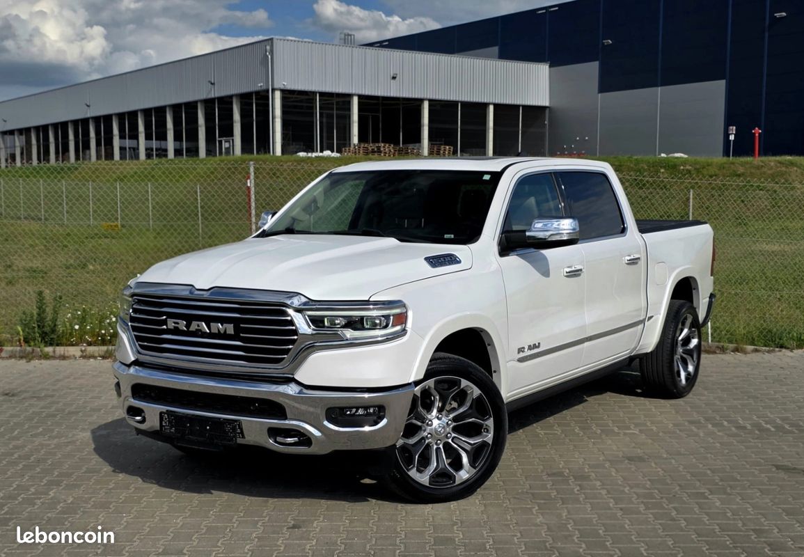 Dodge RAM 1500 Limited Crew Cab 5.7 V8 HEMI 4X4 (image 1)
