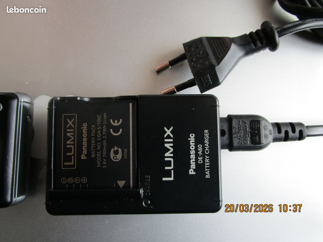 Appareil Photo Panasonic LUMIX DMC-FS10 12MP Zoom 5x Rouge + Accessoires - TBE
