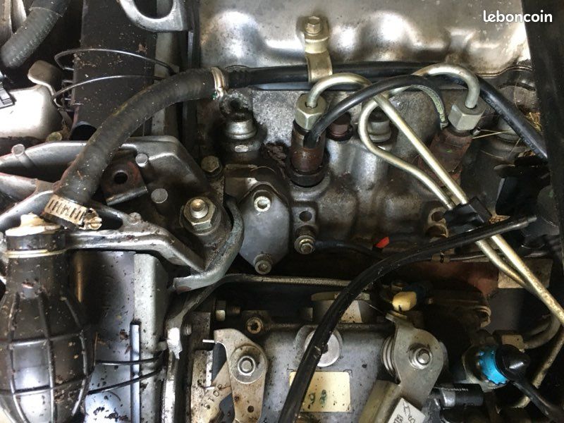 PEUGEOT 205 SRD . Pièces détachées (image 1)