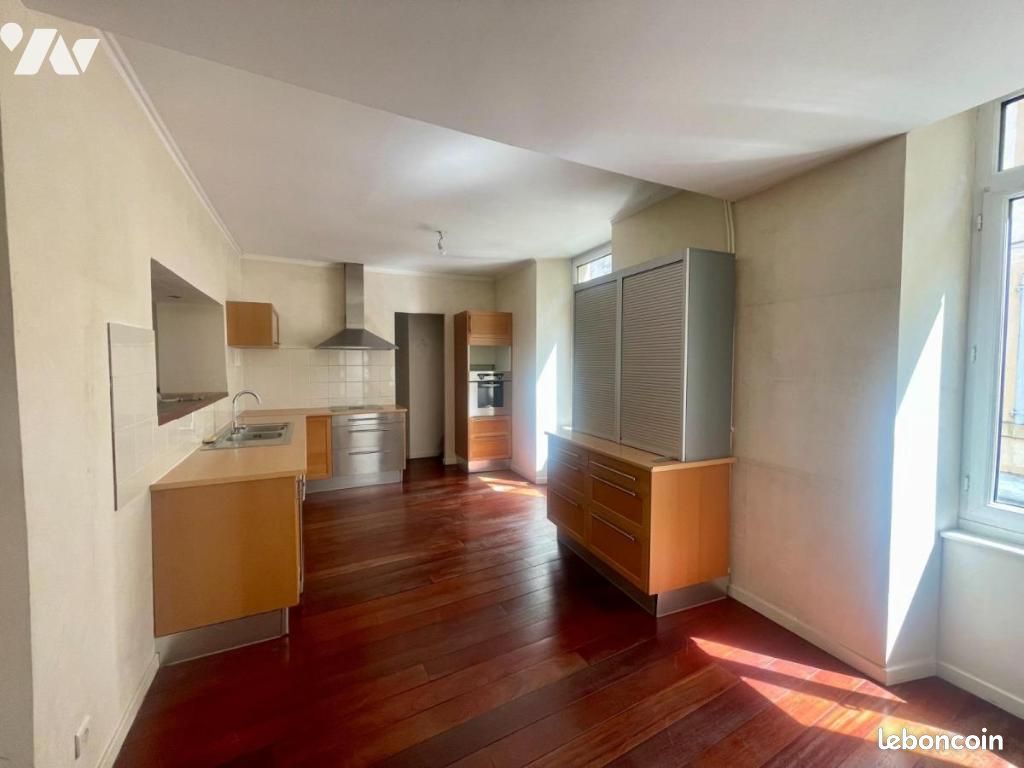 Appartement 6 pièces 203 m² · à Tournon-sur-Rhône · 203 m² · 248 000 €