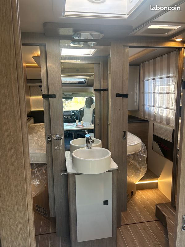 Camping car profile zefiro power edition salle d eau centrale bva (image 5)