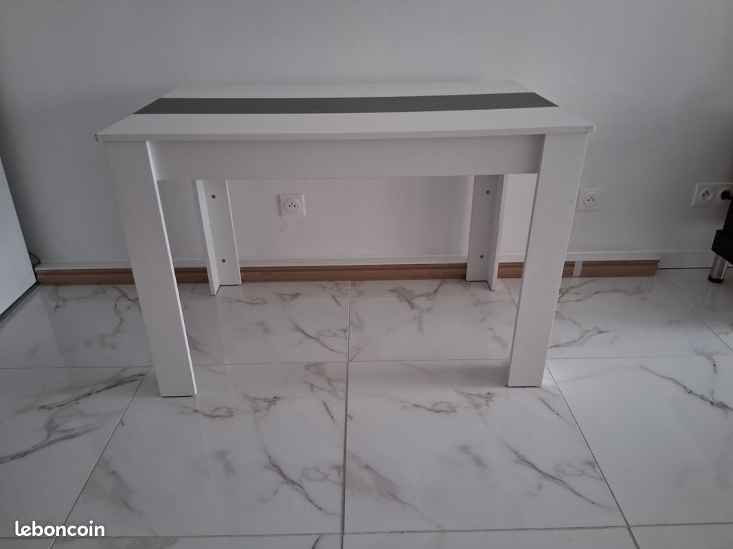 Table de cuisine (image 1)