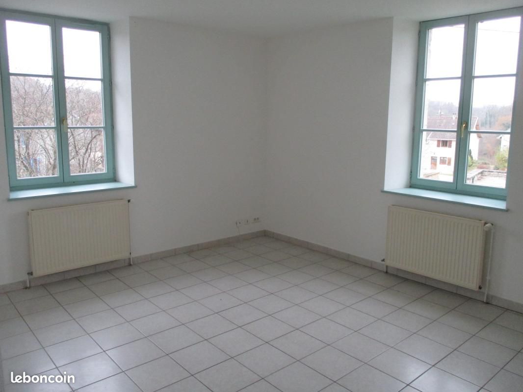 Appartement 3 pièces 72 m² · à Vy-lès-Filain · 72 m² · 420 €/mois