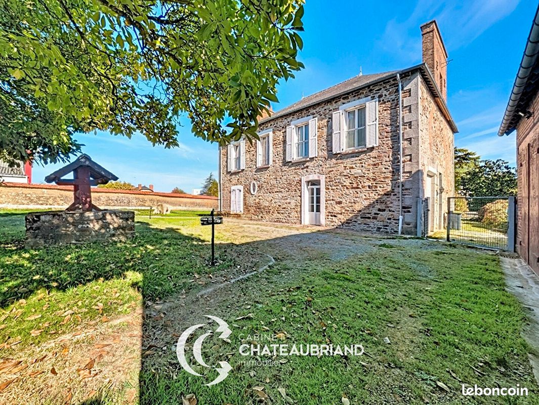 Maison 7 pièces 242 m² · à Saint-Aubin-d'Aubigné · 242 m² · 436 800 €